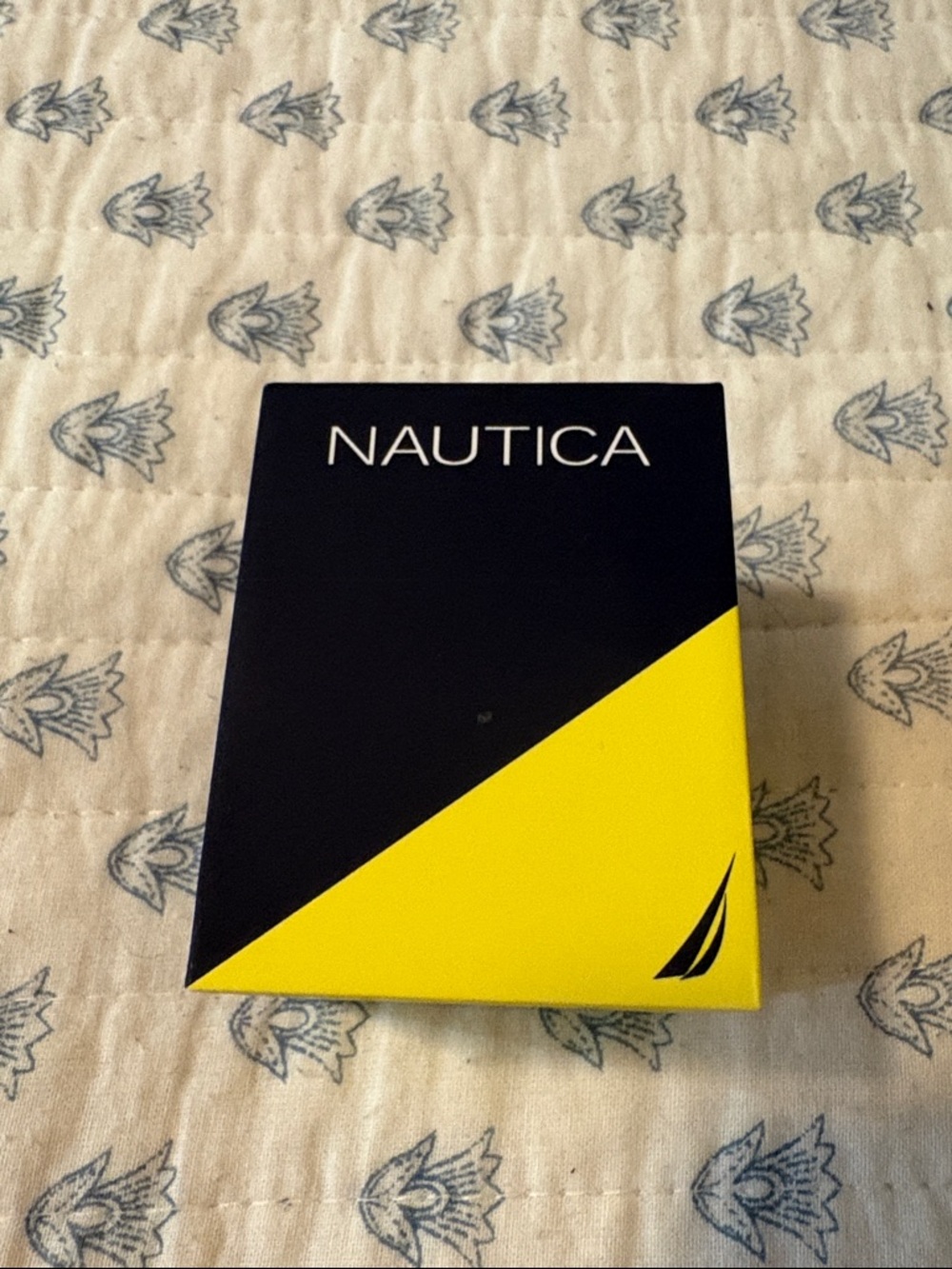 Stainless Steel Nautica Band Ring with Clear Stones - Size 9 brand new in box - Picture 4 of 4